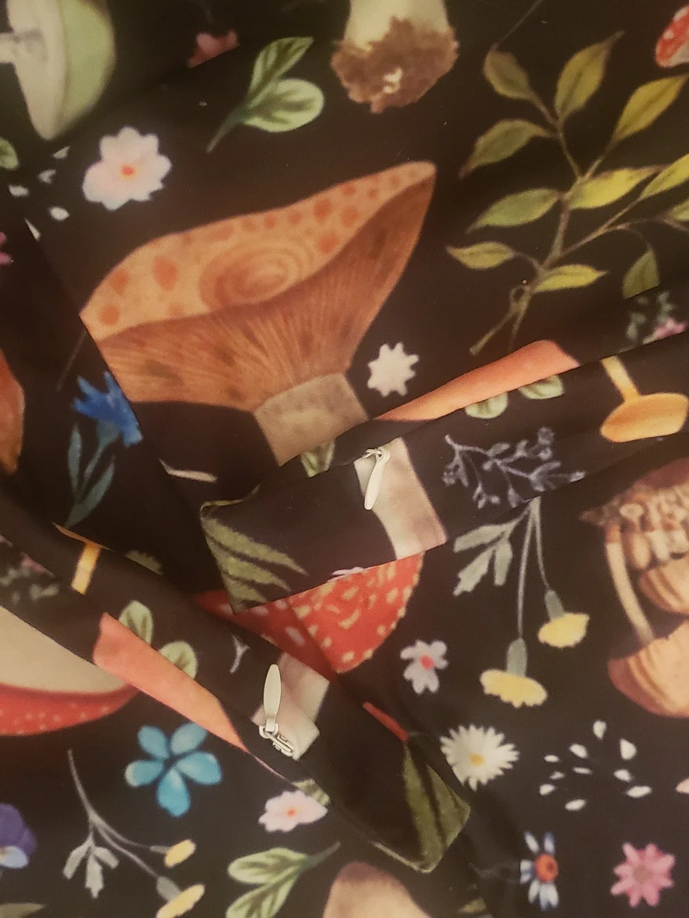 Mushroom And Floral Set Of 2 Pillowcases Whimisical 20x20 Dbl Sided Soft
